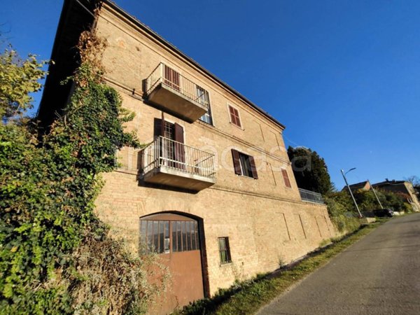 casa indipendente in vendita ad Agliano Terme