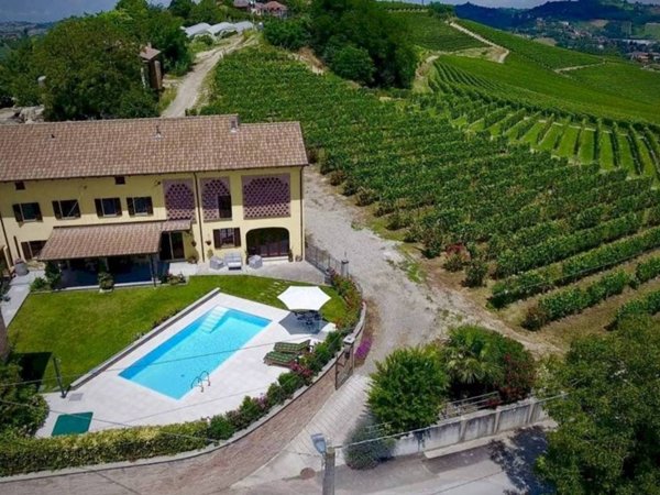 casale in vendita ad Agliano Terme in zona Salere
