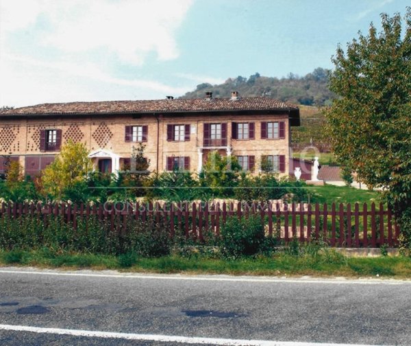 casa indipendente in vendita ad Agliano Terme in zona Salere
