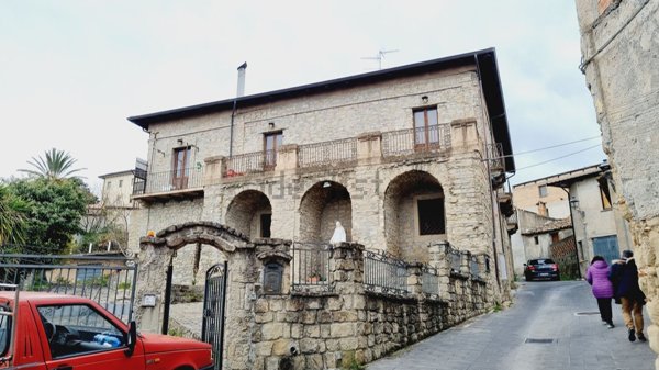 casa indipendente in vendita a Caraffa del Bianco