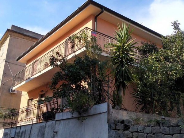 casa indipendente in vendita a Caraffa del Bianco