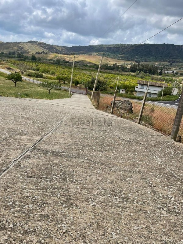 casa indipendente in vendita a Caulonia