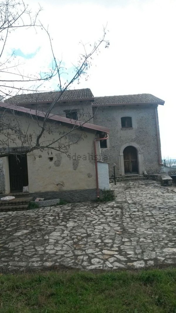 casa indipendente in vendita a Caulonia