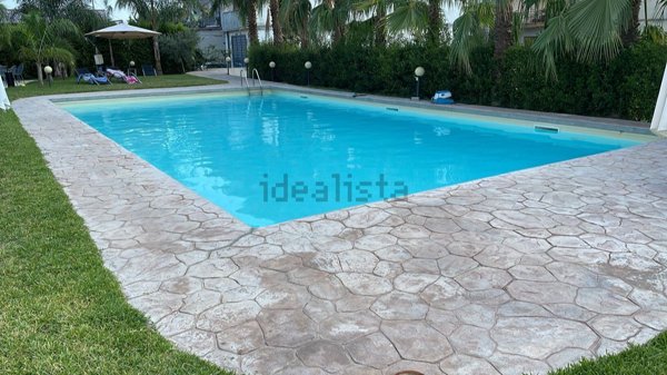 locale commerciale in vendita a Caulonia