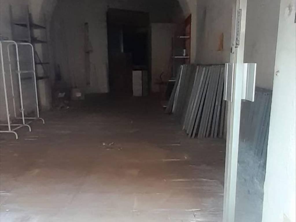 negozio in vendita a Cinquefrondi