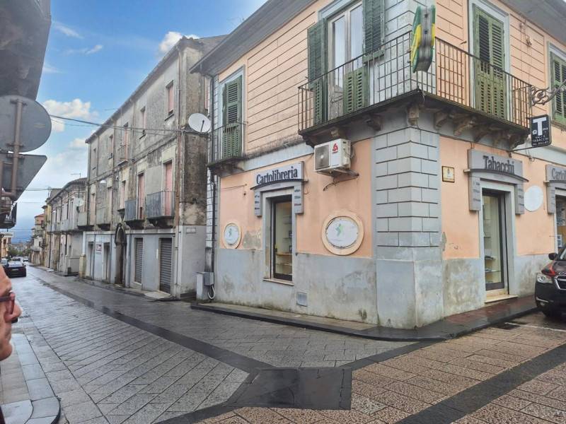 locale commerciale in vendita a Cittanova