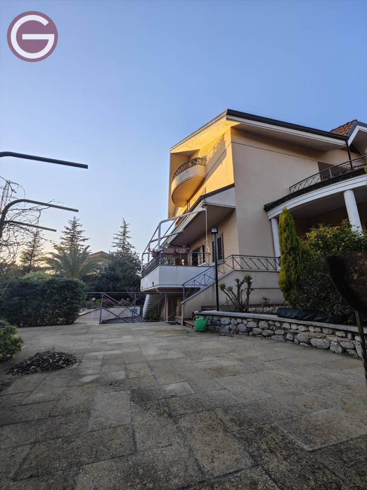 casa indipendente in vendita a Cittanova