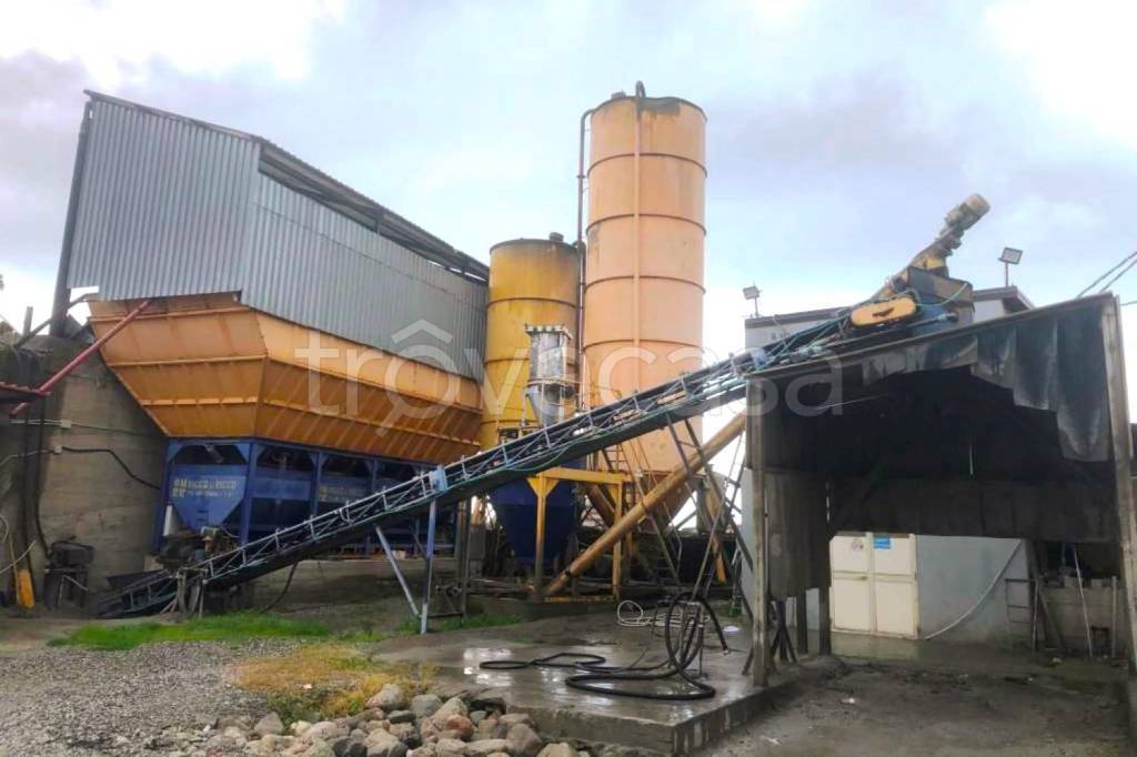 locale commerciale in vendita a Condofuri in zona Amendolea