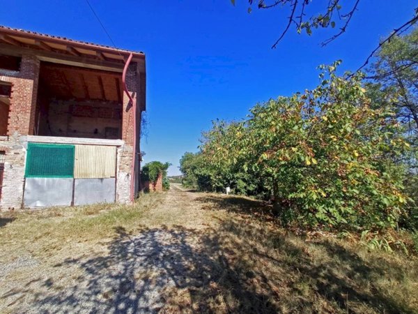 casale in vendita ad Albugnano