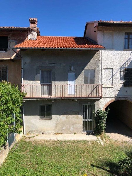 appartamento in vendita ad Albugnano in zona Campolungo