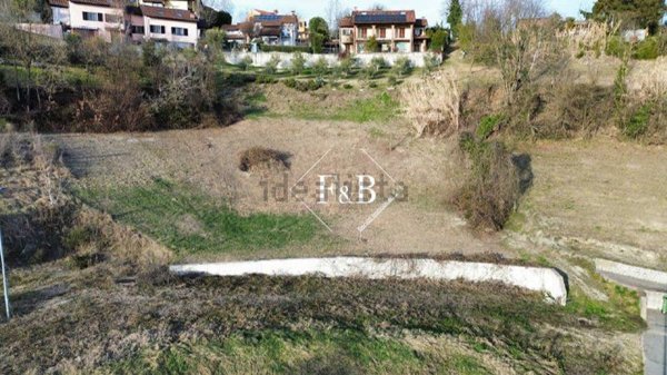 terreno edificabile in vendita ad Albugnano