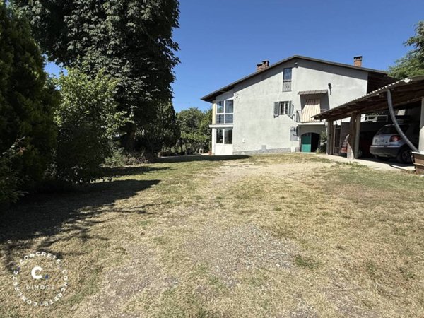 casa indipendente in vendita ad Albugnano in zona Belsito