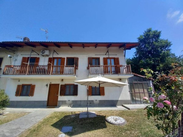 casa indipendente in vendita ad Albugnano in zona Belsito