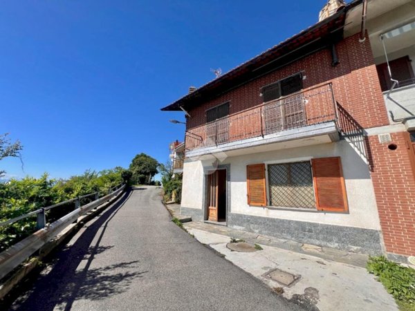 casa indipendente in vendita ad Albugnano in zona Belsito