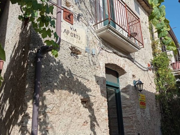 casa indipendente in vendita a Gerace