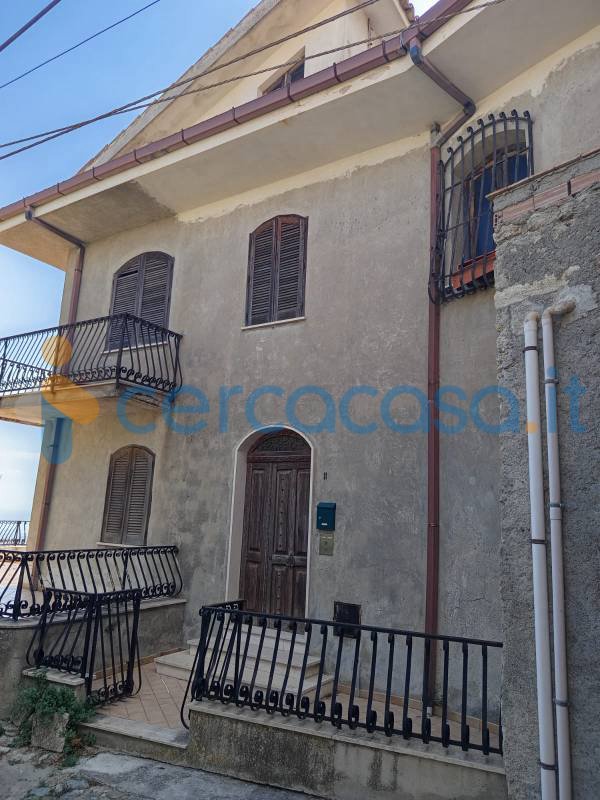 casa indipendente in vendita a Gerace