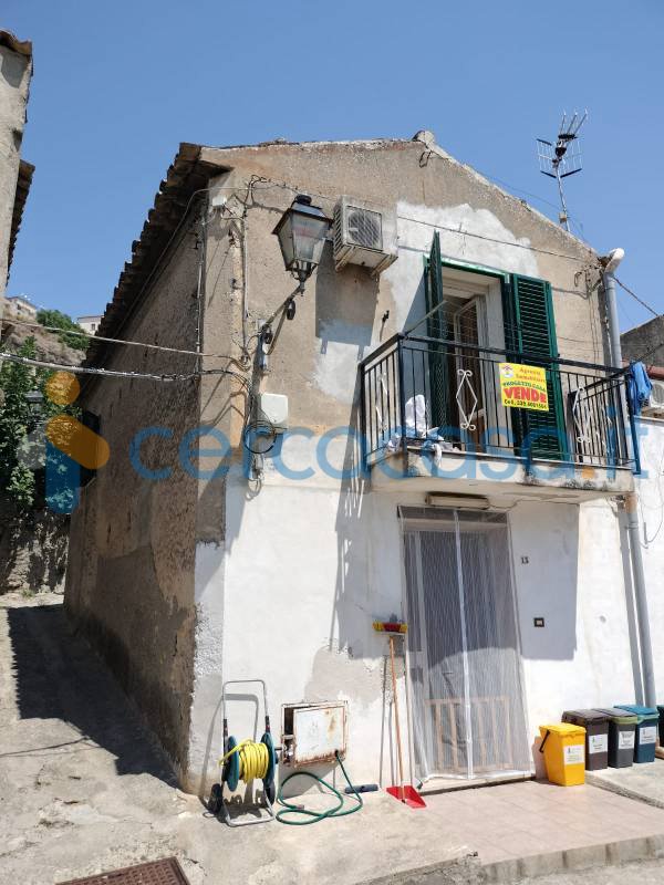 casa indipendente in vendita a Gerace