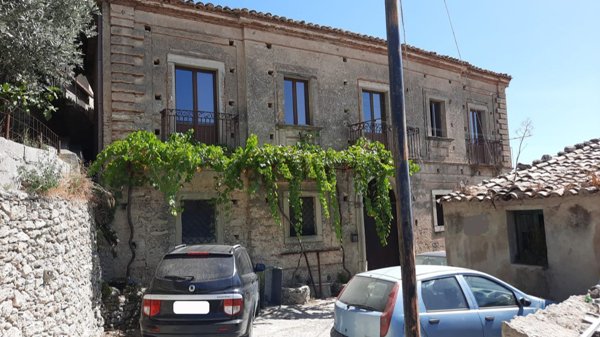 pentavano in vendita a Gerace