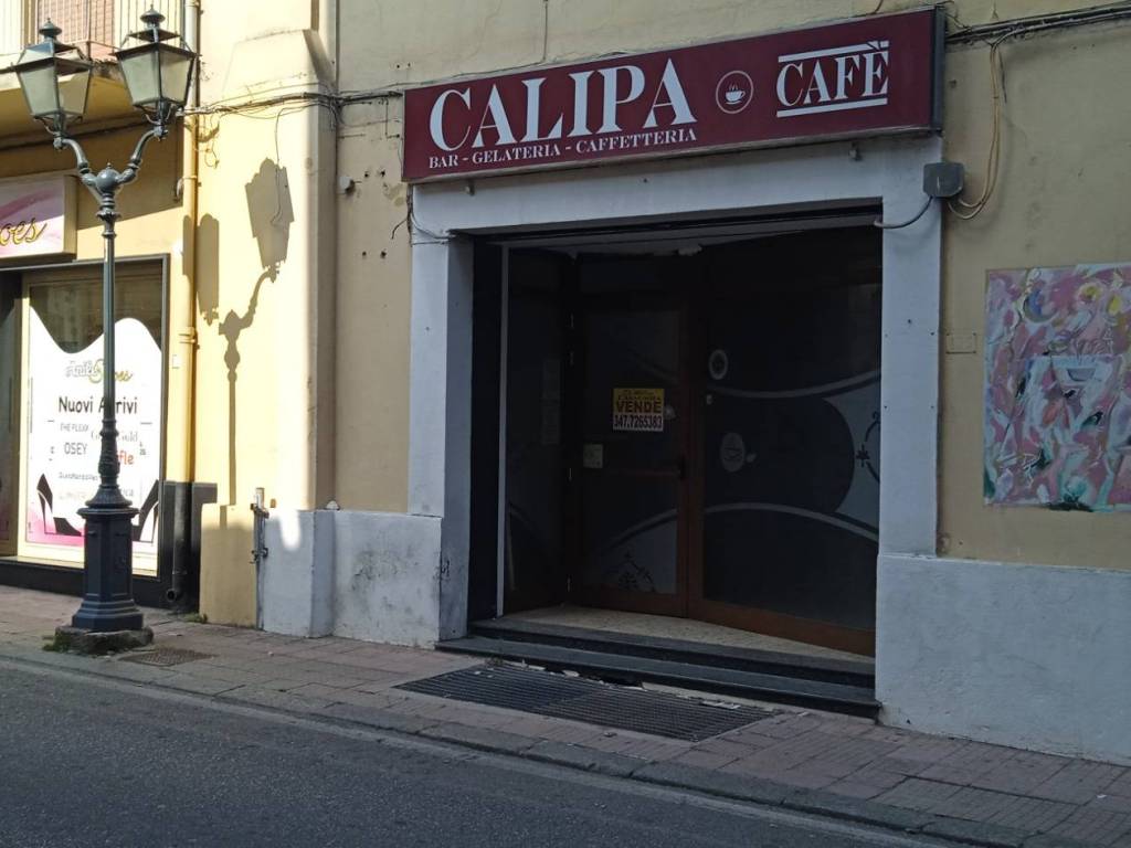 negozio in vendita a Gioia Tauro