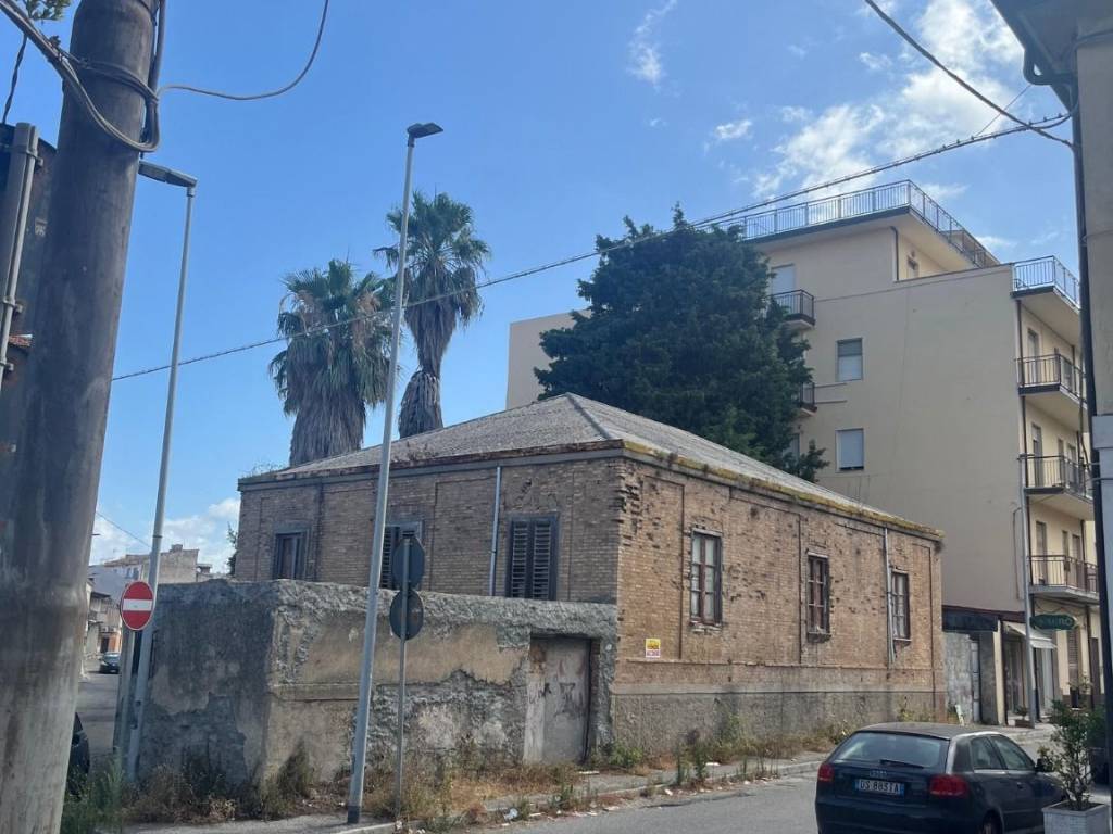 casa indipendente in vendita a Gioia Tauro