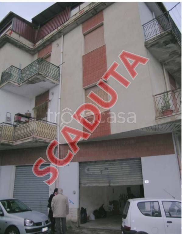 negozio in vendita a Gioia Tauro