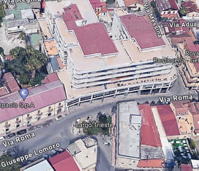 negozio in vendita a Gioia Tauro