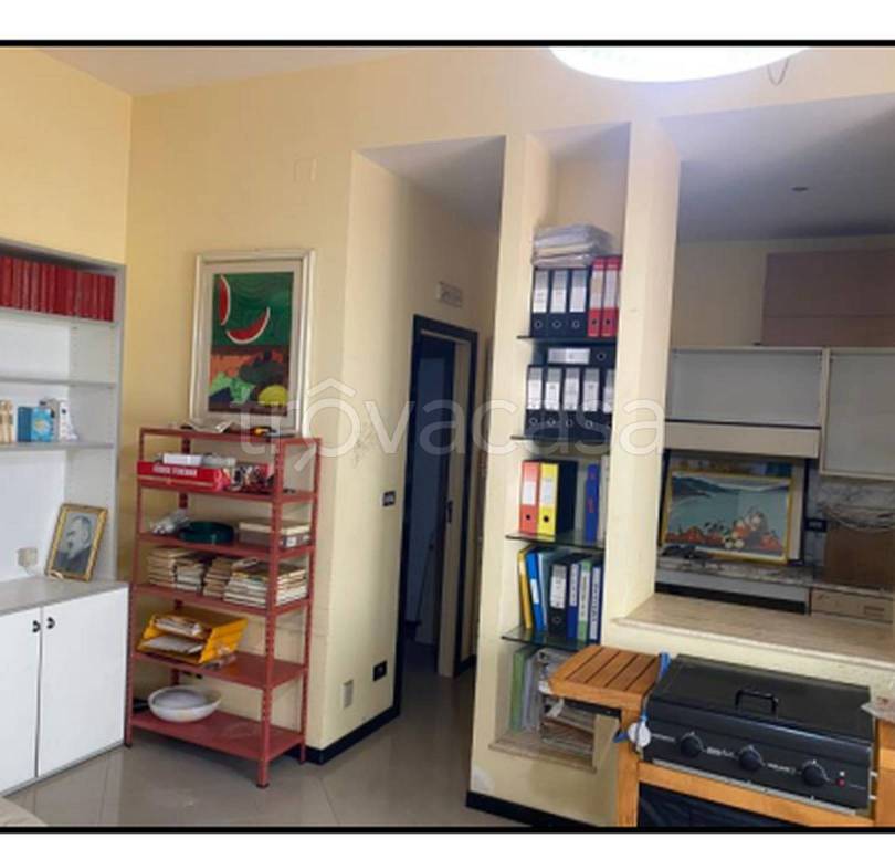 negozio in vendita a Gioia Tauro