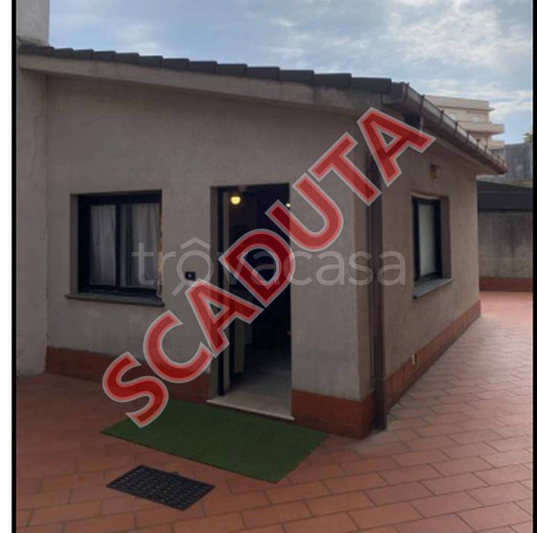 negozio in vendita a Gioia Tauro