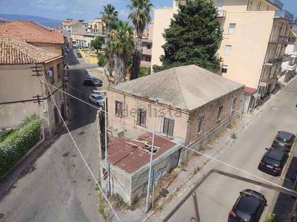 casa semindipendente in vendita a Gioia Tauro