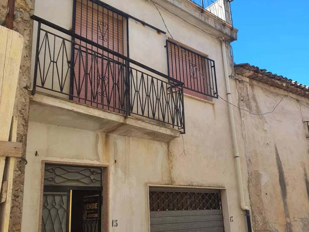 casa indipendente in vendita a Gioiosa Ionica