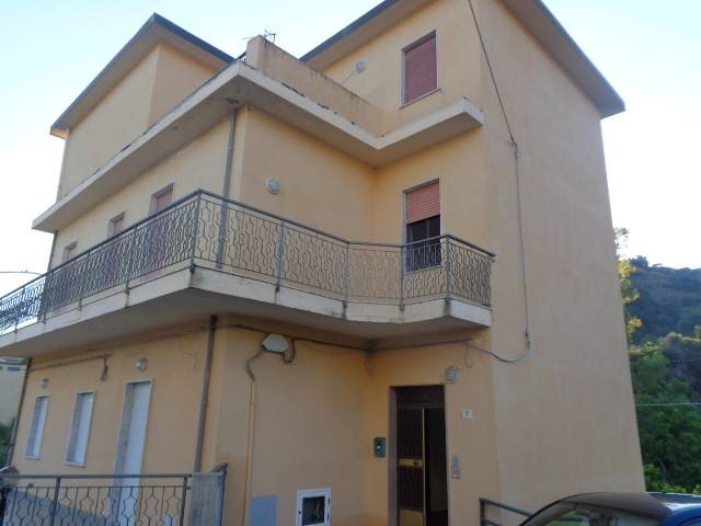 casa indipendente in vendita a Gioiosa Ionica