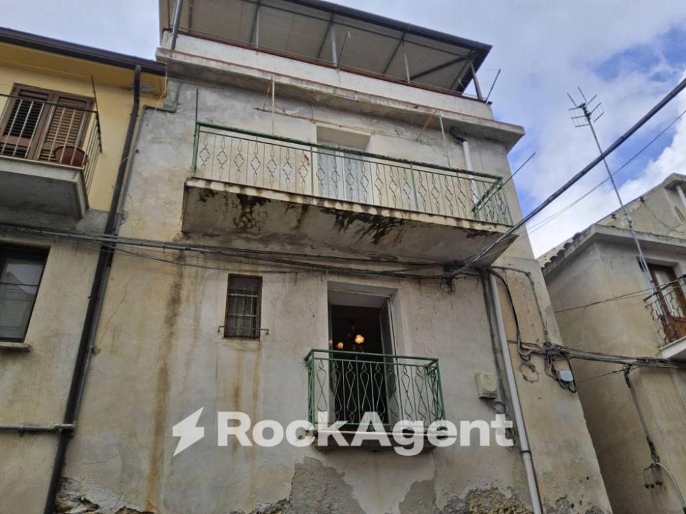 casa indipendente in vendita a Gioiosa Ionica