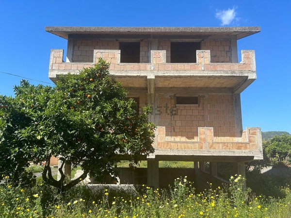 casa indipendente in vendita a Gioiosa Ionica