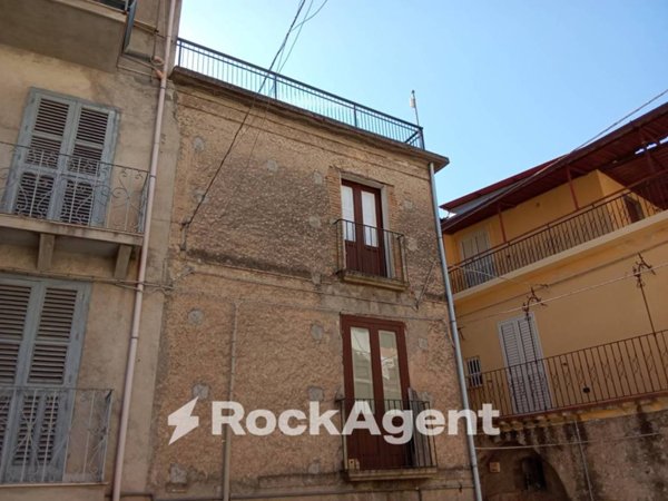 casa indipendente in vendita a Gioiosa Ionica