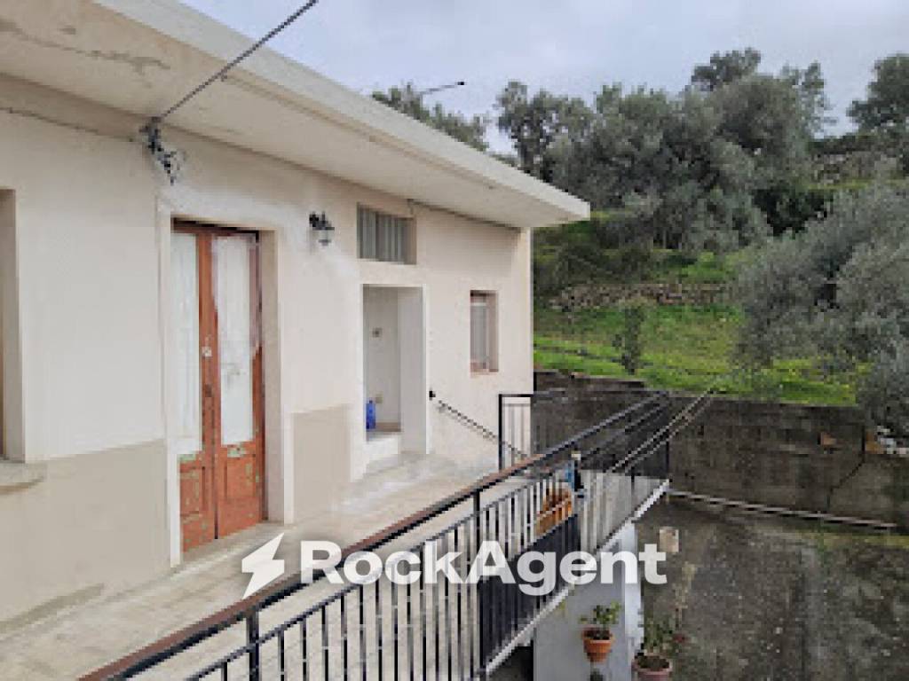 casa indipendente in vendita a Gioiosa Ionica
