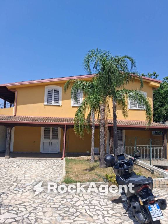 casa indipendente in vendita a Gioiosa Ionica