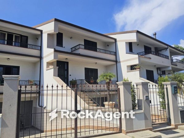 casa indipendente in vendita a Gioiosa Ionica in zona Bernagallo