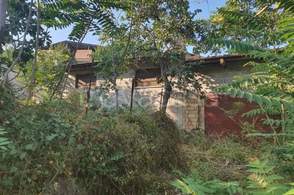 casa indipendente in vendita a Locri