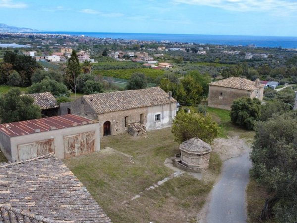 casale in vendita a Locri in zona Merici