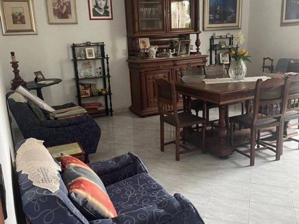 appartamento in vendita a Locri