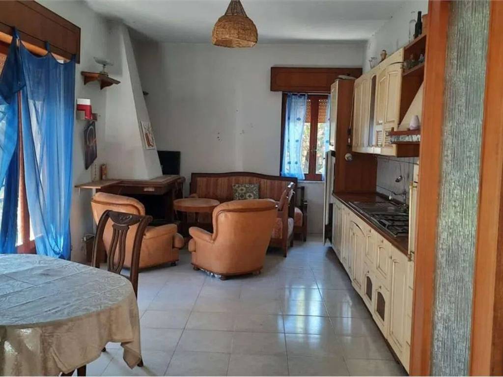 appartamento in vendita a Locri