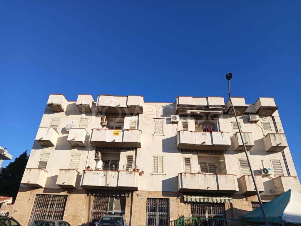 appartamento in vendita a Locri