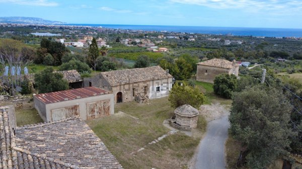 casale in vendita a Locri in zona Merici