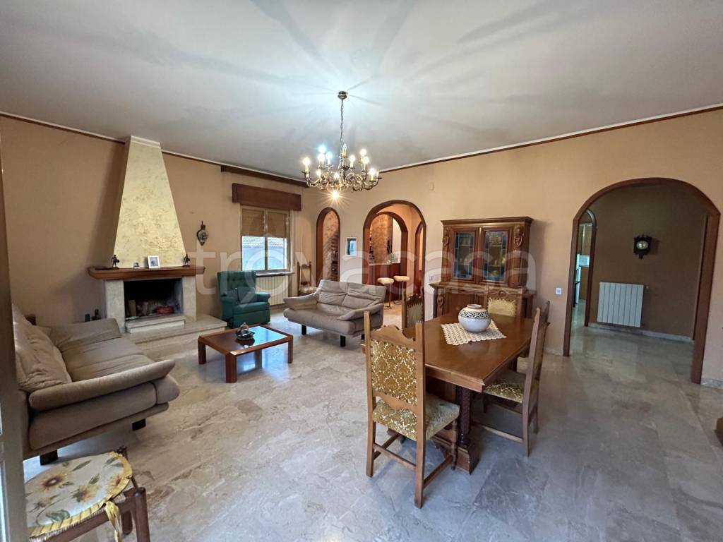 appartamento in vendita a Locri