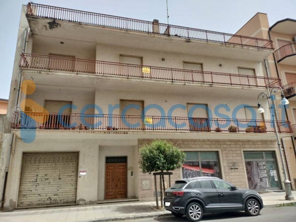 casa indipendente in vendita a Locri
