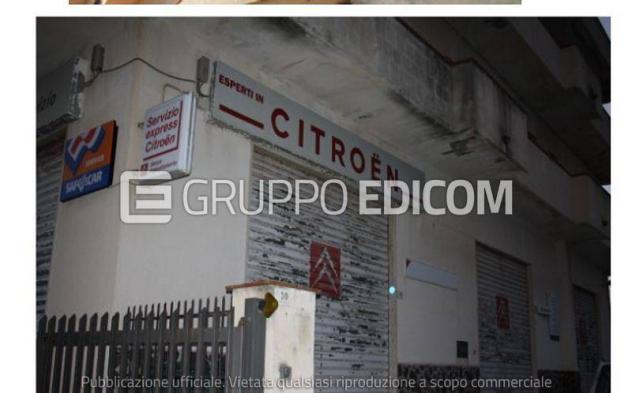 locale commerciale in vendita a Locri