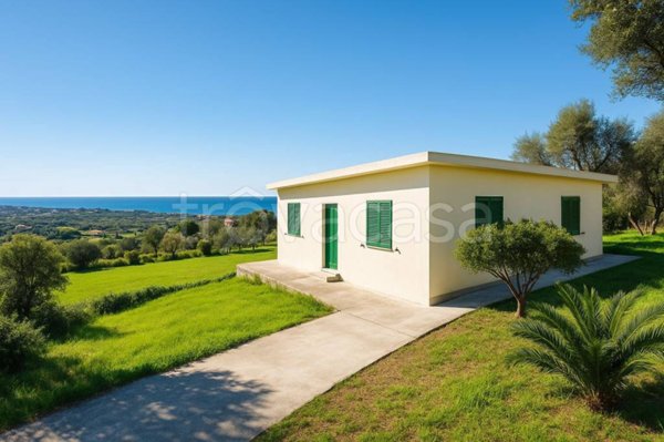 casa indipendente in vendita a Locri in zona Moschetta