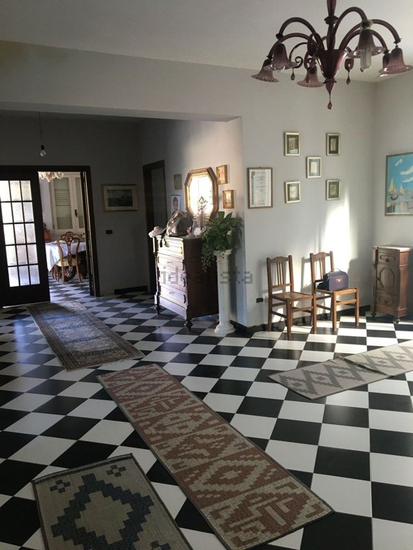 appartamento in vendita a Locri