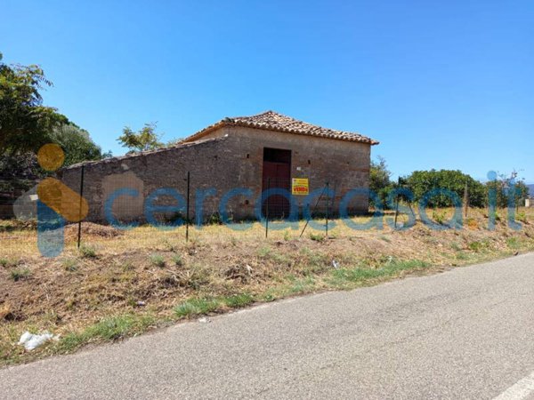 casa indipendente in vendita a Locri