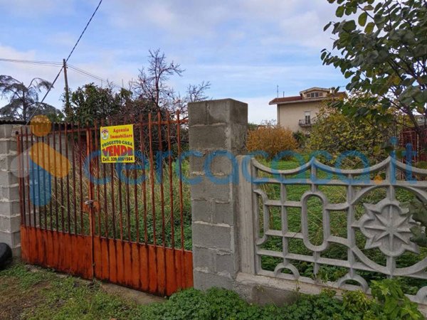 terreno edificabile in vendita a Locri